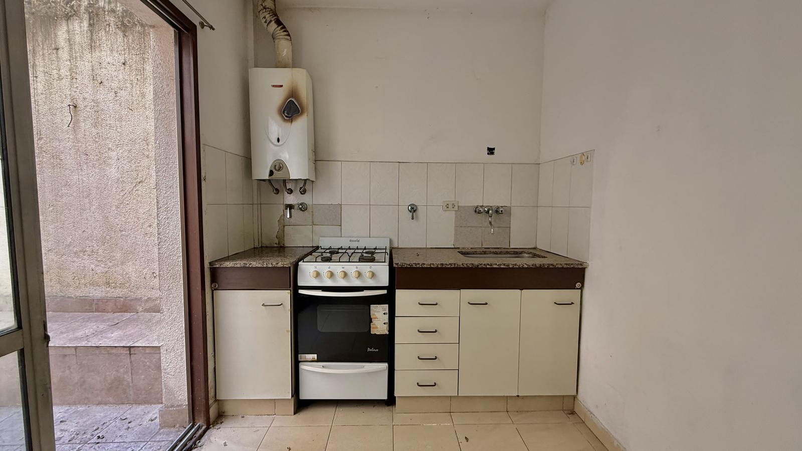 Departamento de 1 dormitorio en venta - Ayacucho y Pellegrini, Barrio Martin