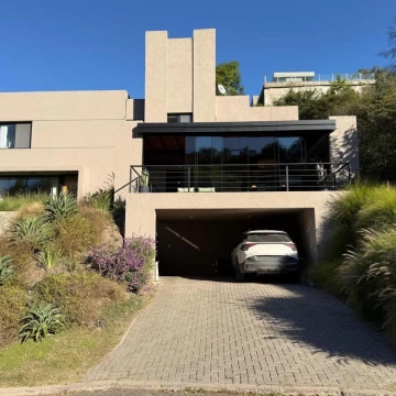 Casa en Venta 3 dormitorios en La Rufina
