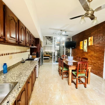 Casa en venta Rosario Azcuenaga-Belgrano. Posibilidad Permuta
