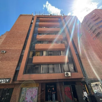 Monoambiente en Alquiler | Alberdi | Amplio | Luminoso | Expensas Bajas
