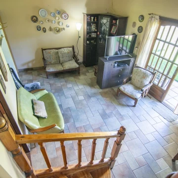 Casa al Frente con Garage   Taller | 3 Dormitorios | Parque | Instalaciones a Nuevo |