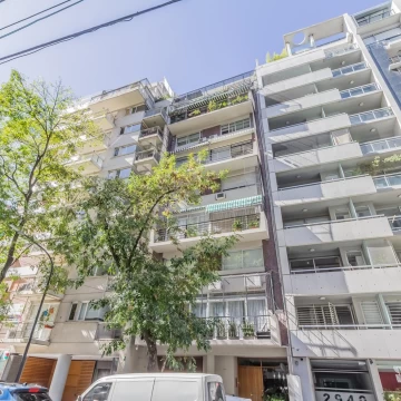 Venta Belgrano R Departamento Duplex 5 ambientes 4 dormitorios y dependencia opción cochera fija