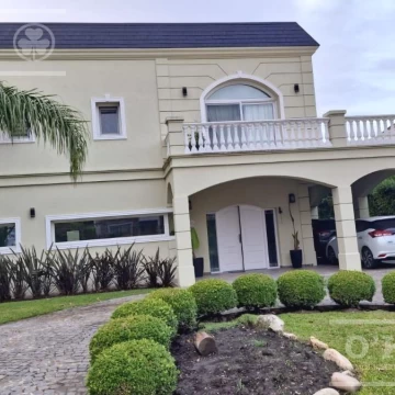 Casa en venta de 4 ambientes en Fincas de Iraola II, Hudson. APTA CREDITO!!!