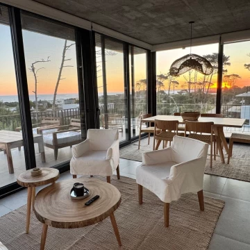 Apartamento en La Juanita, José Ignacio – 2 dormitorios y vista al atardecer