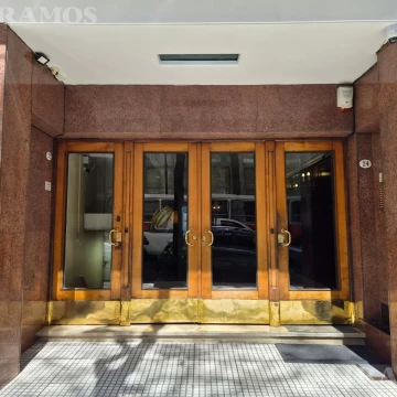 ALQUILER EN RECOLETA EDIFICIO DE EXC CATEGORIA CON SEGURIDAD POR TOTEM