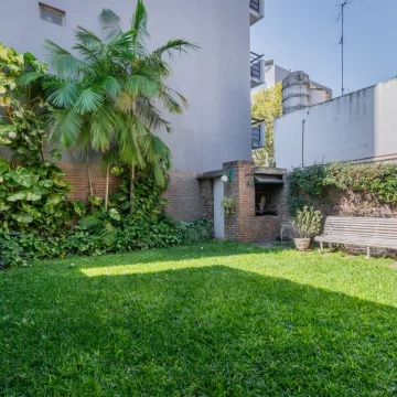 VENTA DE CASA DE 4 AMBIENTES C/TERRAZA, JARDIN Y COCHERA CUBIERTA EN FLORIDA VICENTE LÓPEZ, ZONA NORTE DEL G.B.A.