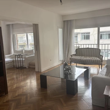 Venta Departamento 3 Ambientes con Balcón en Recoleta 
