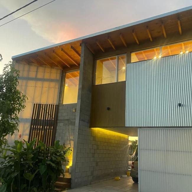 Casa en venta 5 ambientes en La Candelaria, Escalada, Zarate 