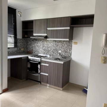 EXCELENTE MONOAMBIENTE CON BALCÓN – COCHERA OPCIONAL