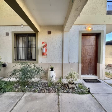 Departamento en venta en barrio privado de Guaymallén, 2 dormitorios, planta baja y cochera