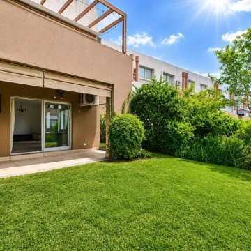 Venta Casa Tipo Dúplex 4 Ambientes con Jardín y Vista al Lago en Nordelta