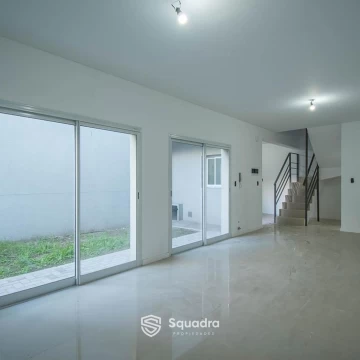 1790975532.jpg