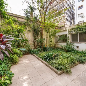 Venta departamento botánico con patio