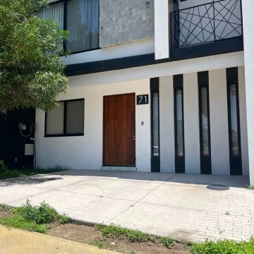 Casa en Renta Amueblada en Valle Imperial Zapopan 