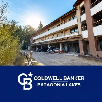 VENTA Departamento amoblado de 2 dormitorios con balcón, cochera y baulera | Villa La Angostura