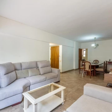 Venta departamento semipiso 4 ambientes con cochera y baulera en Belgrano