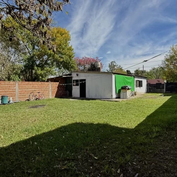 VENTA CASA 5 AMBIENTES PATIO COCHERA SAN VICENTE
