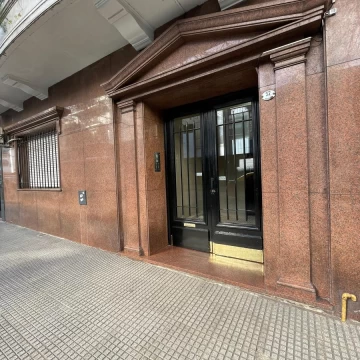 Departamento en Venta 4 Ambientes con 3 dormitorios y 2 baños / Caballito