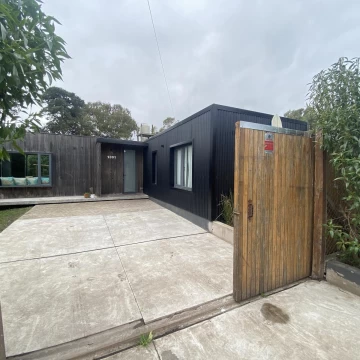 Moderna casa minimalista con 3 dormitorios
