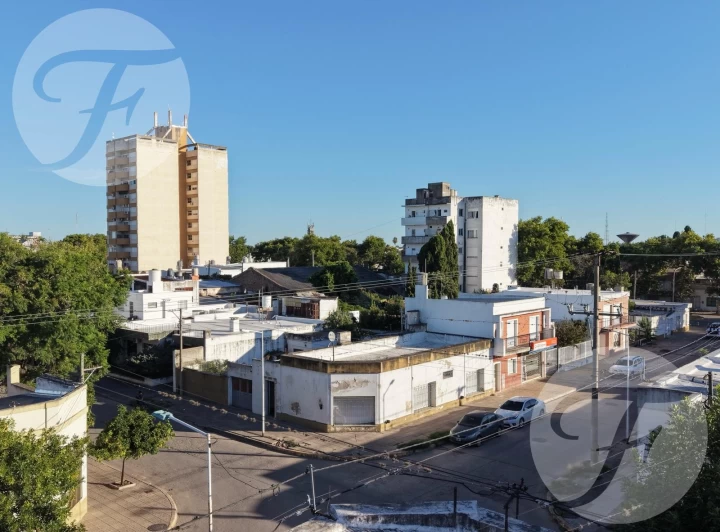 GRAN ESQUINA CENTRICA CON POTENCIAL COMERCIAL O DESARROLLO | 260 M² DE LOTE