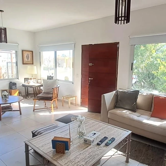 Casa 4 AMB PILETA en Ingeniero Maschwitz alquiler