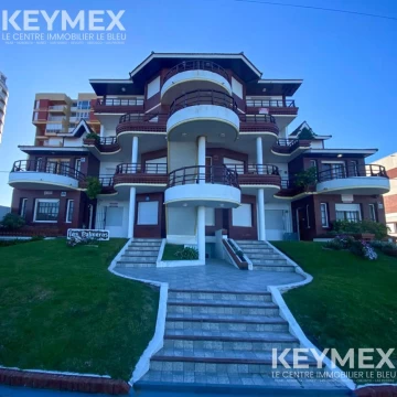 Triplex frente al mar en zona centro de Gesell