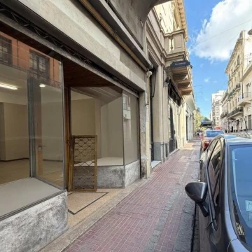 Local en alquiler sobre Defensa en el corazón de San Telmo