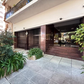 Bv. Oroño 1186 - Departamento De 1 Dormitorio Con Patio En Alquiler - Lourdes, Rosario
