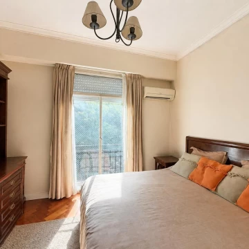 Departamento 4 Ambientes con Balcon Luminoso en Venta - Recoleta