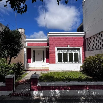 Casa de dos dormitorios en alquiler en La Plata