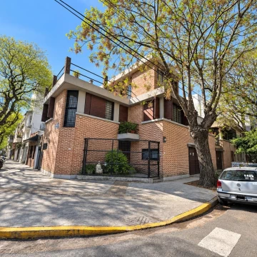 VENTA CASA TRIPLEX 5 AMBIENTES EN NUÑEZ