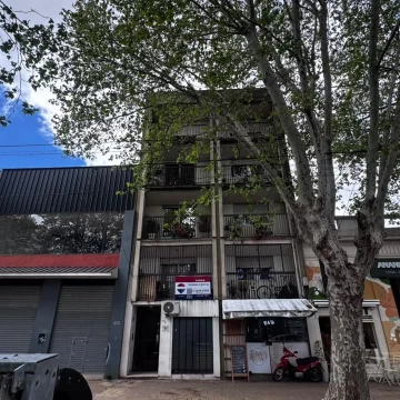 Departamento con patio en alquiler en La Plata