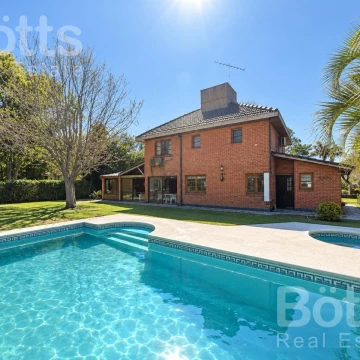 Casa en Venta en Country Banco Provincia - ACEPTA PERMUTA 50%