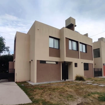 Duplex 3 dormitorios calle 517 esquina 16 Bº Cerrado El Cauquen