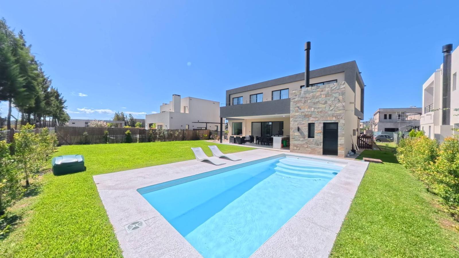 Venta casa c/ amarra - Barrio Náutico El Canal - Villanueva - Principal