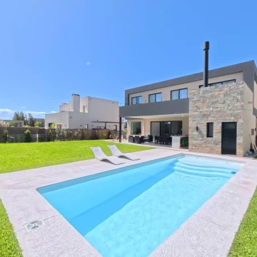 Venta casa c/ amarra - Barrio Náutico El Canal - Villanueva