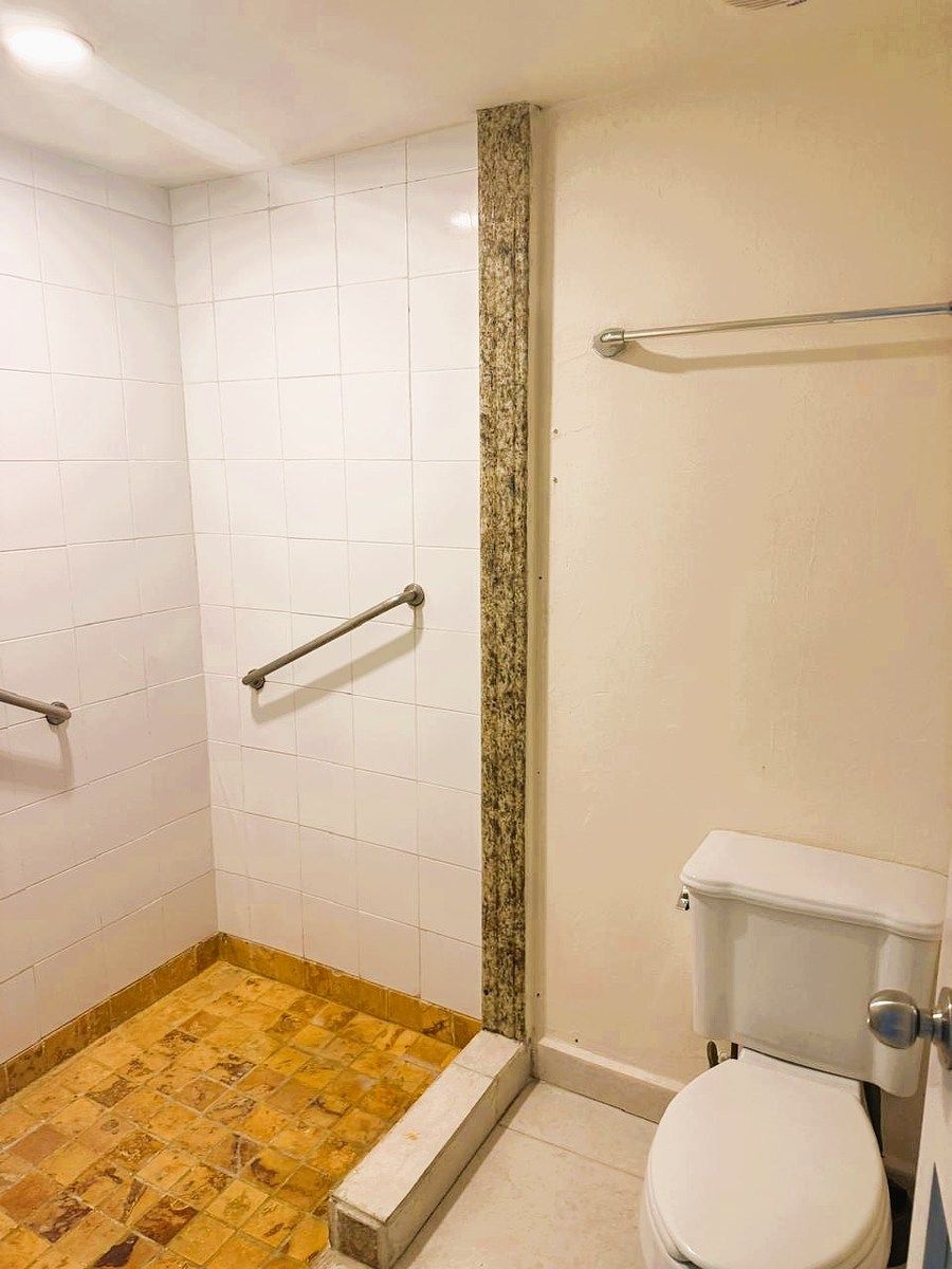 2 BAÑOS COMPLETOS