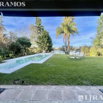 Casa a la laguna en alquiler con o sin muebles en ALTAMIRA.