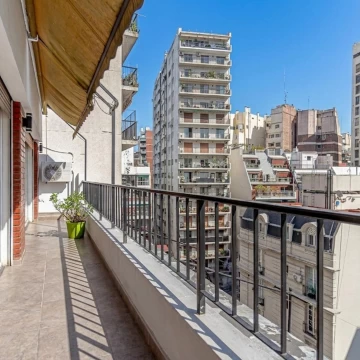 Venta 3 Dormitorios con Balcón Corrido y Cochera | Piso Alto | Palermo