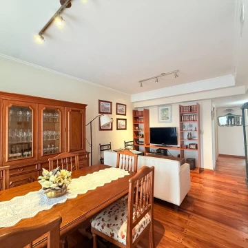 Departamento 3 ambientes en venta con cochera sobre Av. Humberto primo edificio alerces 1