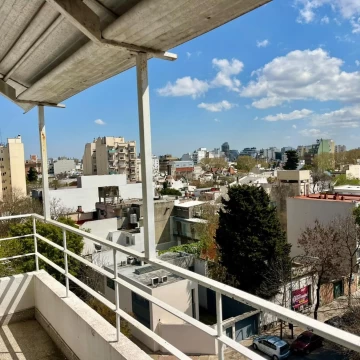 Departamento en Venta en Agronomia 6 to Piso con Balcon terraza