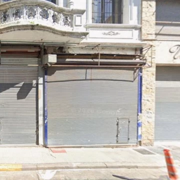 Local en Alsina al 1258 - Superficie 100 m²
