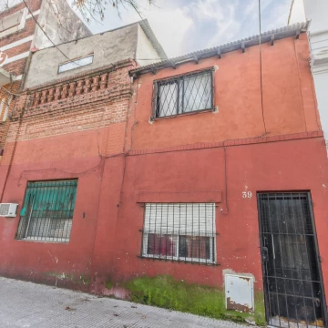 Casa sobre Lote Propio de 7 Ambientes a Reciclar en Chacarita
