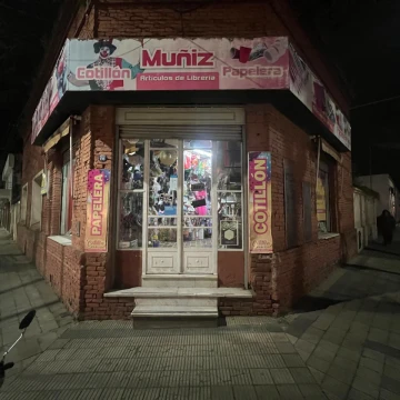 LOCAL EN VENTA EN LUJAN + 2 VIVIENDAS