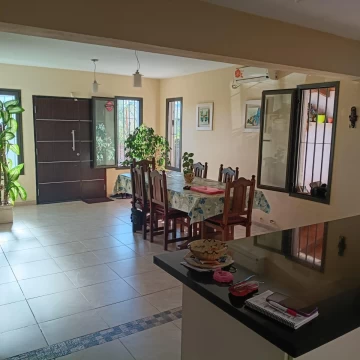 CASA EN VENTA APTA CRÉDITO 3 DORM. 2 BAÑOS