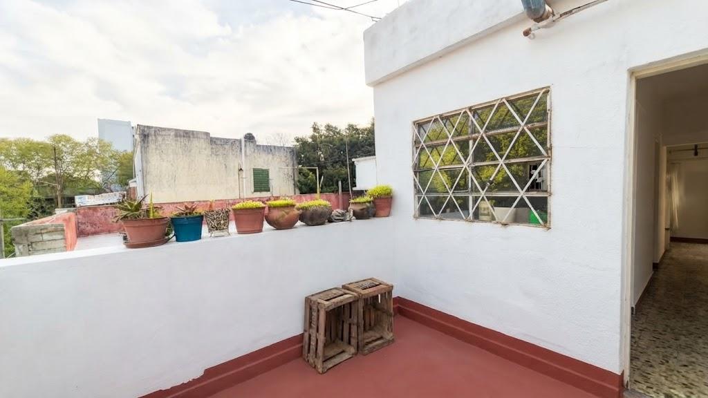 Terraza delantera (IA)