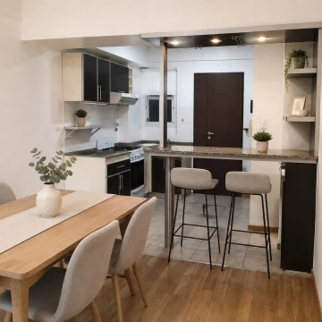 Venta Apto Crédito Monoambiente Frente con Balcón 7° Piso Muy Luminoso Flores Pza Irlanda Caba