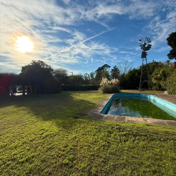 Imponente lote esquina apto duplex en La Carolina