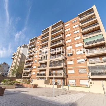 Venta departamento dos ambientes con cochera en Castelar