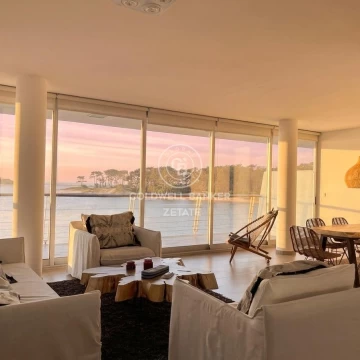 Apartamento en La Barra  – vista al mar y al arroyo Maldonado